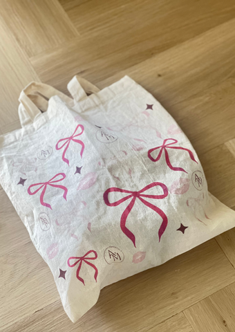 So Coquette Tote